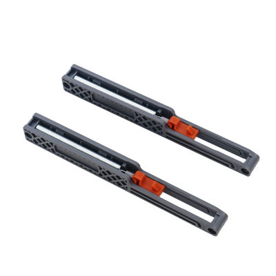 تركيبات عجلات بكرة الباب القابلة للطي من الحديد والنايلون لأبواب خزانة الملابس المنزلقة 8.5 سم * 11 سم